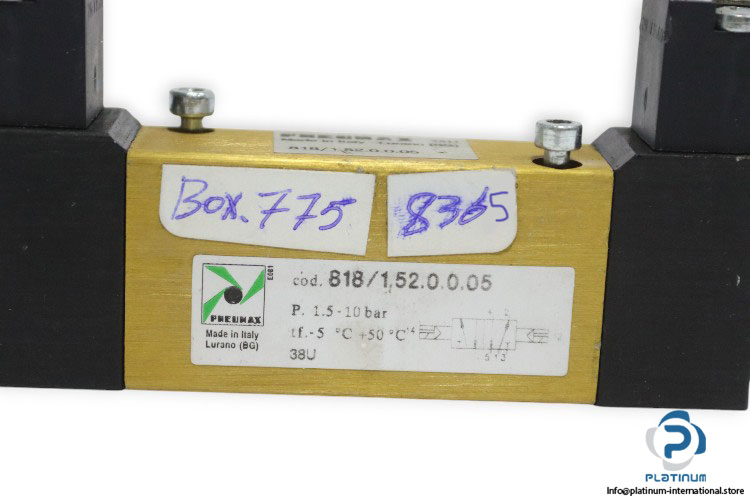 Pneumax-818_1.52.0.0.05-double-solenoid-valve-with-coil-(used)-1