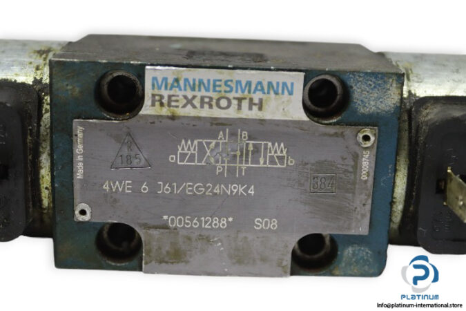 Rexroth-R900561288-solenoid-operated-directional-valve-(used)-2