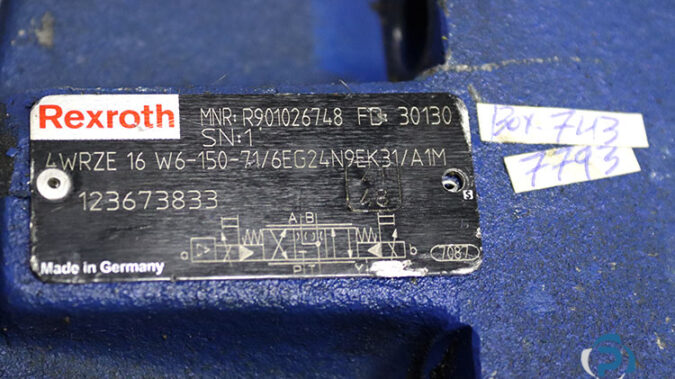 Rexroth-R901026748-proportional-directional-valve-(used)-2