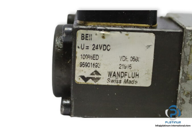 Wandfluh-BE4D42-solenoid-operated-spool-valve-200-bar-(used)-1