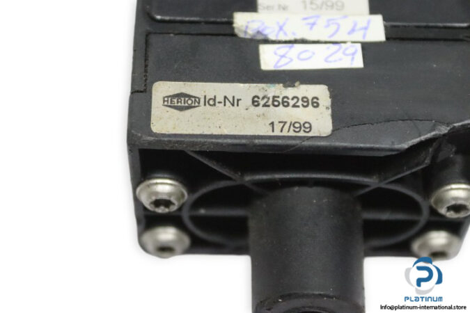 herion-2638010-directional-control-valve-without-coil-(used)-2