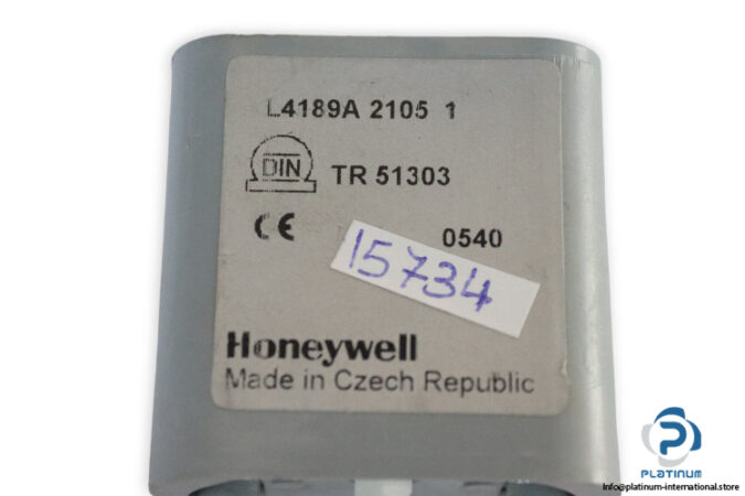 honeywell-TR-51303-aquastat-controller-(used)-2