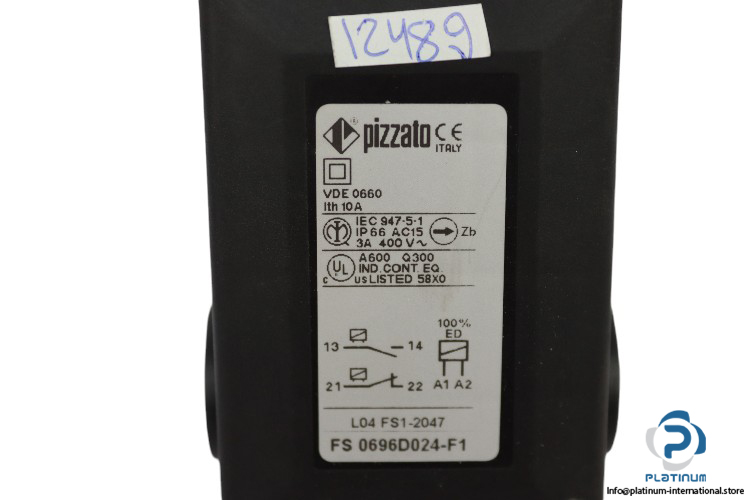 pizzato-FS-0696D024-F1-safety-switch-(new)-1