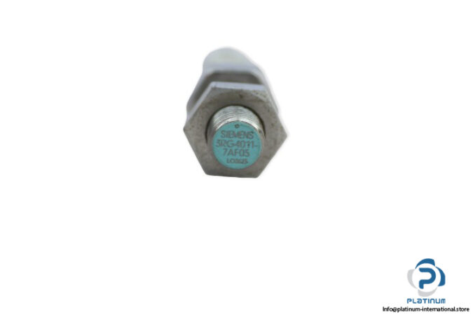 siemens-3RG4011-7AF05-inductive-sensor-(Used)-3