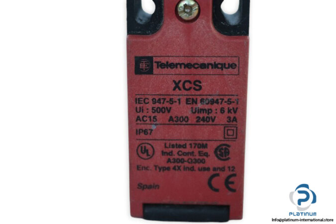 telemecanique-XCS-PA791-safety-switch-(New)-1