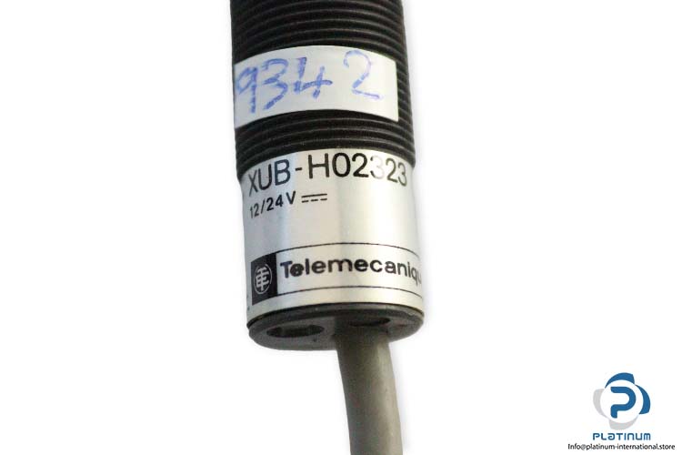 telemecanique-XUB-H02323-retroreflective-sensor-(Used)-1