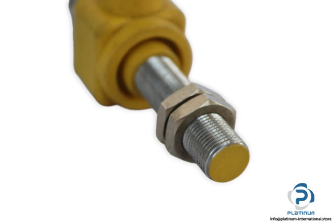 turck-BI2-G12SK-AP6X-inductive-sensor-(Used)-1