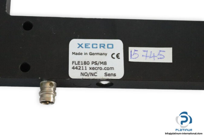 xecro-FLE180-PS_M8-fork-light-barrier-(used)-2