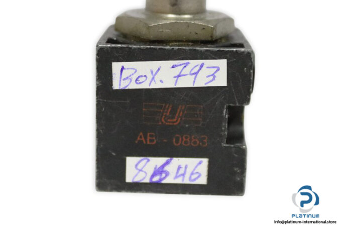 Univer-AB-0883-electro-pilot-valve-(used)-1