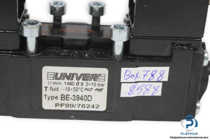 Univer-BE-3940D-double-solenoid-valve-(used)-1