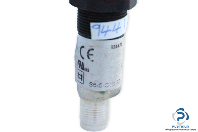 datasensor-S5-5-C10-32-diffuse-proximity-sensor-(Used)-2