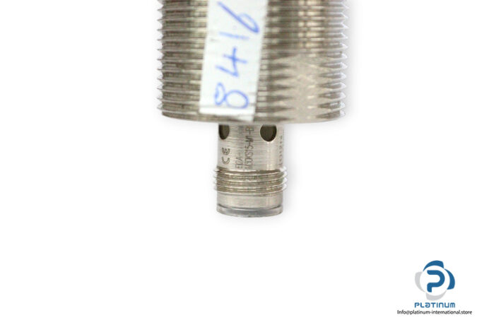 omron-E2A-M30KS15-M1-B1-inductive-proximity-sensor-(Used)-2