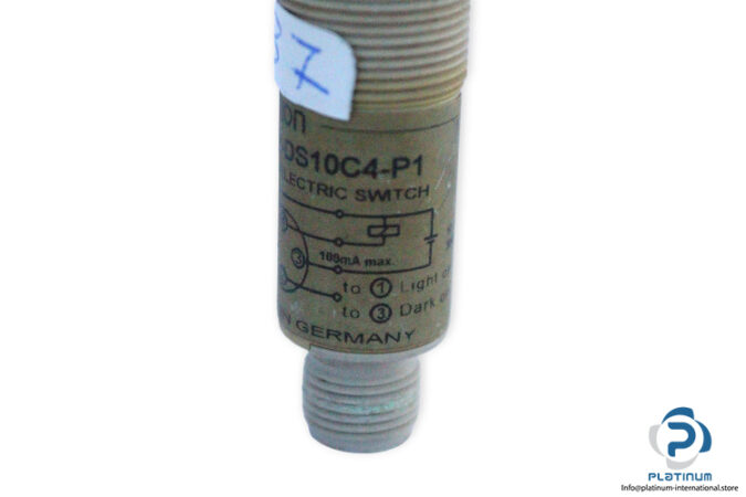 omron-E3F2-DS10C4-P1-inductive-reflective-sensor-(Used)-3