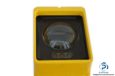 sick-WEU26-710-photoelectric-safety-switch-sensor-(new)-1