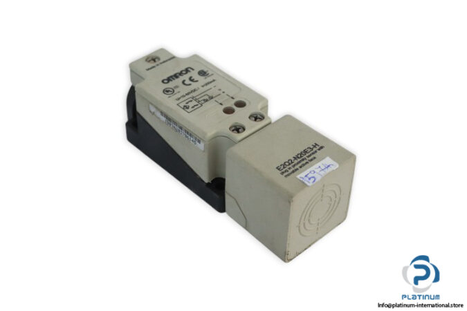 omron-E2Q2-N20E3-H-inductive-proximity-sensor-(New)