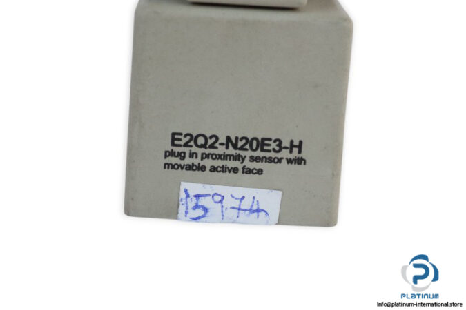 omron-E2Q2-N20E3-H-inductive-proximity-sensor-(New)-5