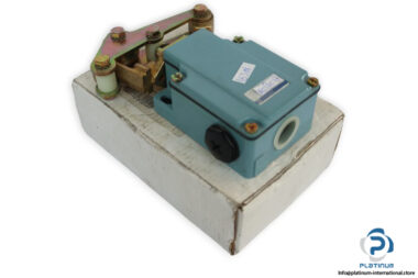 telemecanique-XC1AC117-limit-switch-(New)