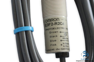 omron-E3F2-R2C4-E-2M-retroreflective-sensor-(New)-1