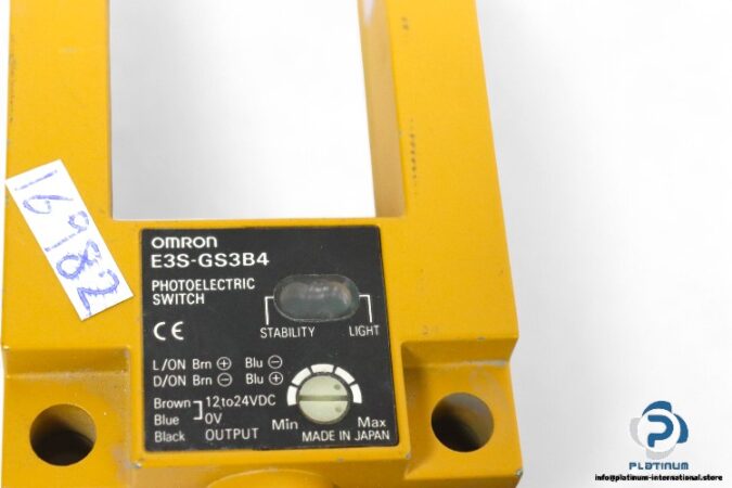 omron-E3S-GS3B4-photoelectric-sensor(new)-1