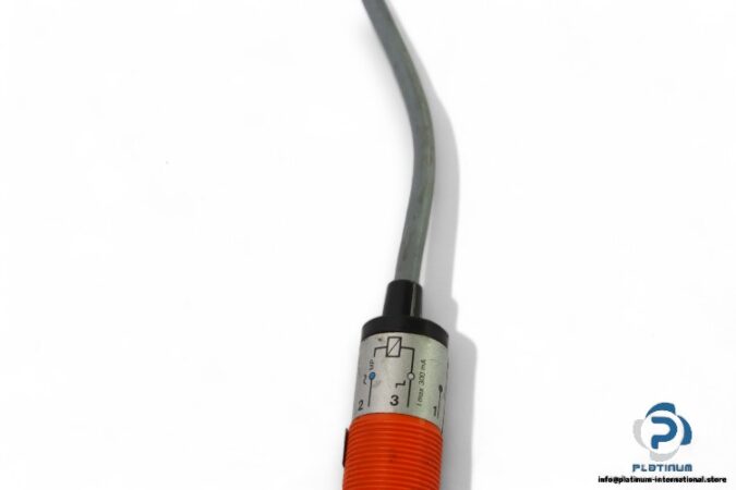 datalogic-RC-23-diffuse-proximity-sensor-(Used)-6