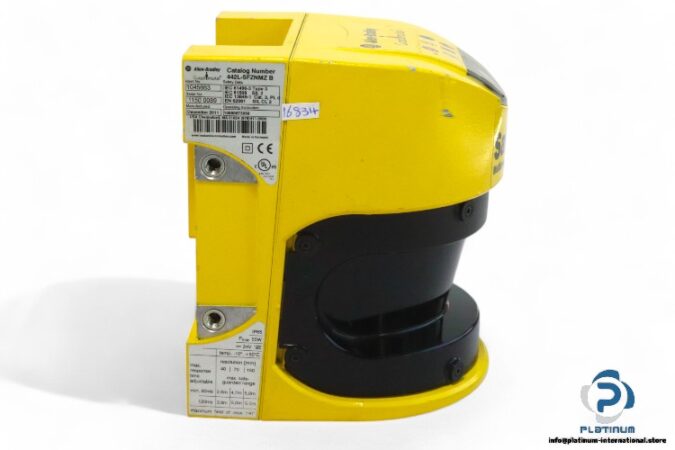 allen-bradley-442L-SFZNMZ-B-safety-laser-scanner-(used)-1