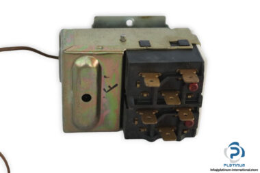 sa-C17-265-057-901215-thermostat(used)-1