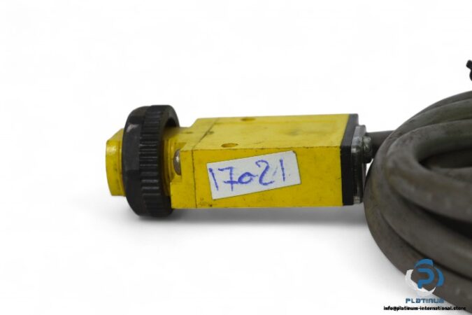 turck-NO30-MI-UNP6X-photoelectric-diffuse-sensor(used)-3