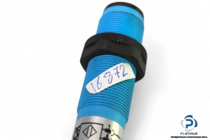 sick-VTF18-3F1640-photoelectric-proximity-sensor-used-5