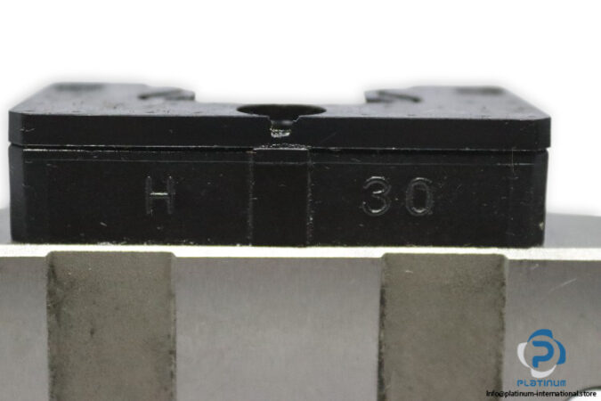 tsubaki-H30LEA-linear-bearing-block-(used)-2