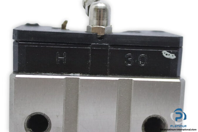 tsubaki-H30LER-linear-bearing-block-(used)-2