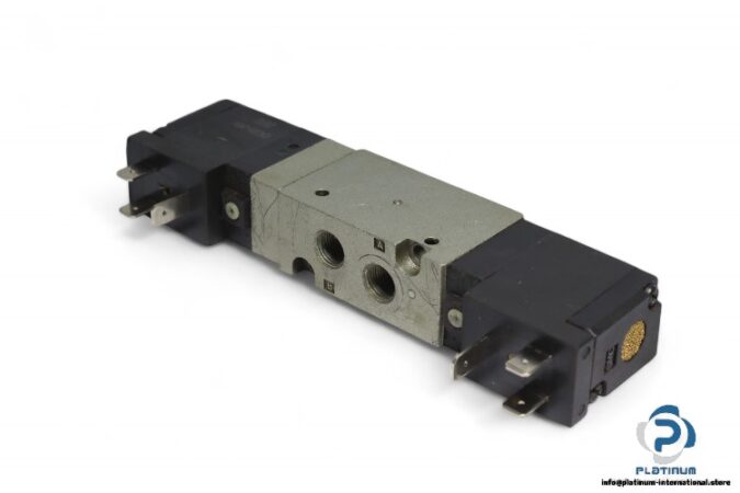 smc-EVF2220-solenoid-valve-(used)-1