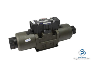 nachi-SS-G03-C5-FGR-D2-5224J-solenoid-operated-directional-control-valve-new