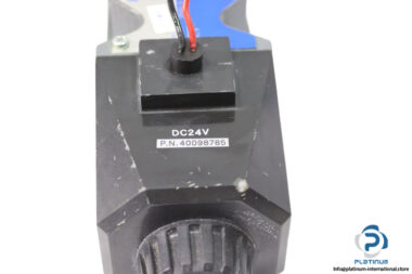 tokyo-keiki-DG4V-5-6C-M-KU4-H-7-40-JA911-solenoid-operated-directional-control-valve-used-1