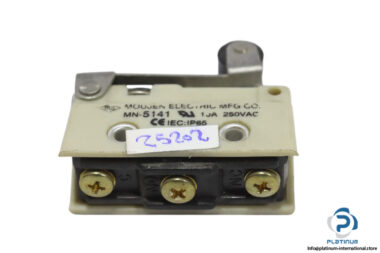 moujen-MN-5141-micro-switch(used)-1
