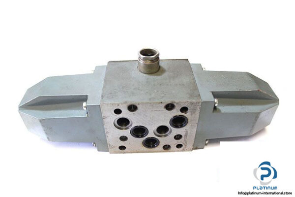 rexroth-4-we-8-d-2-0_of-w-220-50-nz-4-directional-control-valve-2