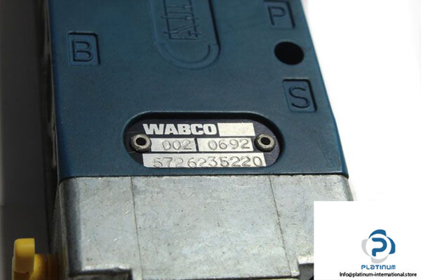 wabco-5726235220-double-solenoid-valve-2