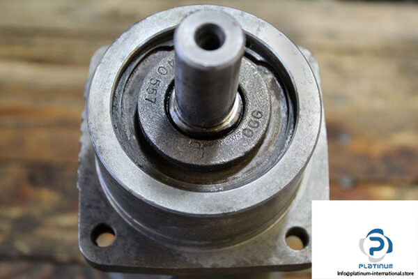hydromatik-a2f-12-w-4-p-1-fixed-displacement-piston-pump_motor-2