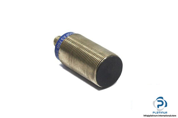 telemecanique-XS1-M30PA370D-inductive-sensor