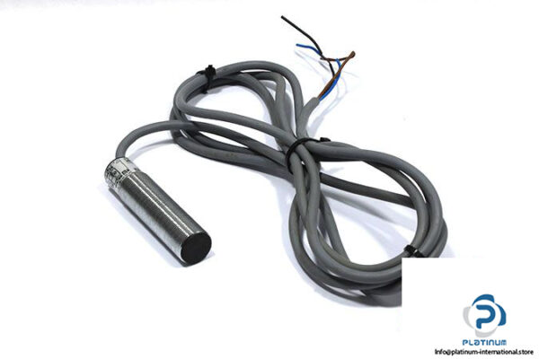 telemecanique-XSA-H05713-inductive-sensor