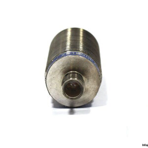 telemecanique-xs1-m30pa370d-inductive-sensor-1
