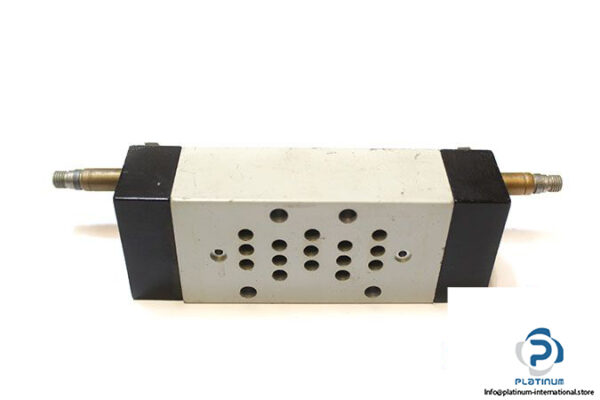 camozzi-952-000-p11-solenoid-valve-2