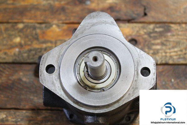 vickers-pvb5-rsy-21-cm-11-variable-displacement-piston-pump-2
