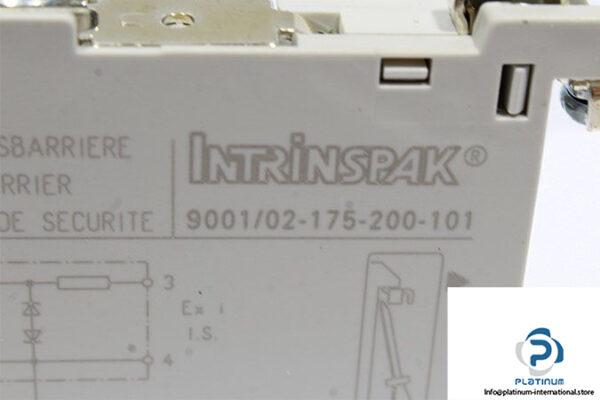 intrinspak-9001_02-175-200-101-safety-barrier-2