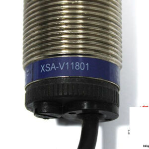 telemecanique-XSA-V11801-inductive-sensor-1