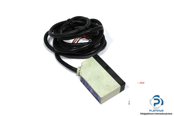 telemecanique-XUL-M080314-photoelectric-sensor