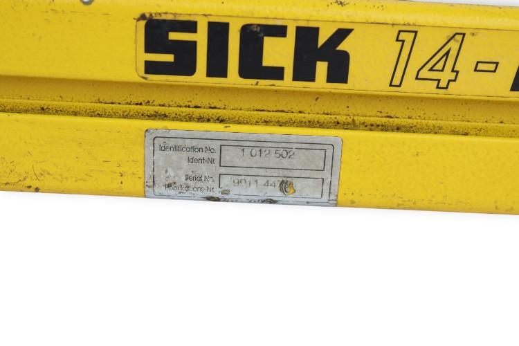 sick fgss450 11 through beam emitter sensor sick-FGSS450-11-1-through-beam-emitter-sensor-(Used)-1