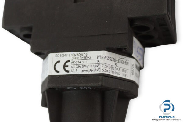 salzer-H233-41300-A02-switch-isolator-(used)-2