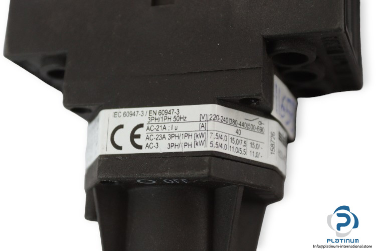 salzer-H233-41300-A02-switch-isolator-(used)-2