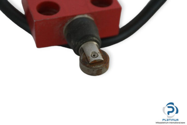 honeywell-24CE31-Y1-limit-switch-(used)-2