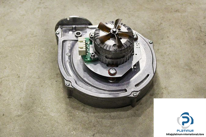 ebmpapst-rg148_1200-3612-011214-centrifugal-fan-1